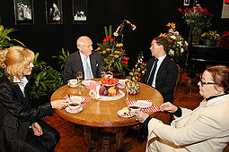 Dmitry Medvedev with Mark Zakharov-5.jpg